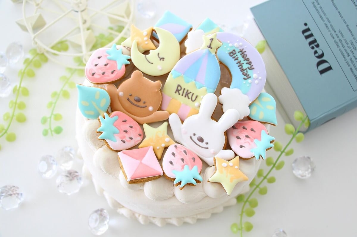 お誕生日アイシングクッキー オーダーいただいたクッキーです 2歳のお誕生日に🎂 おめでとうござい