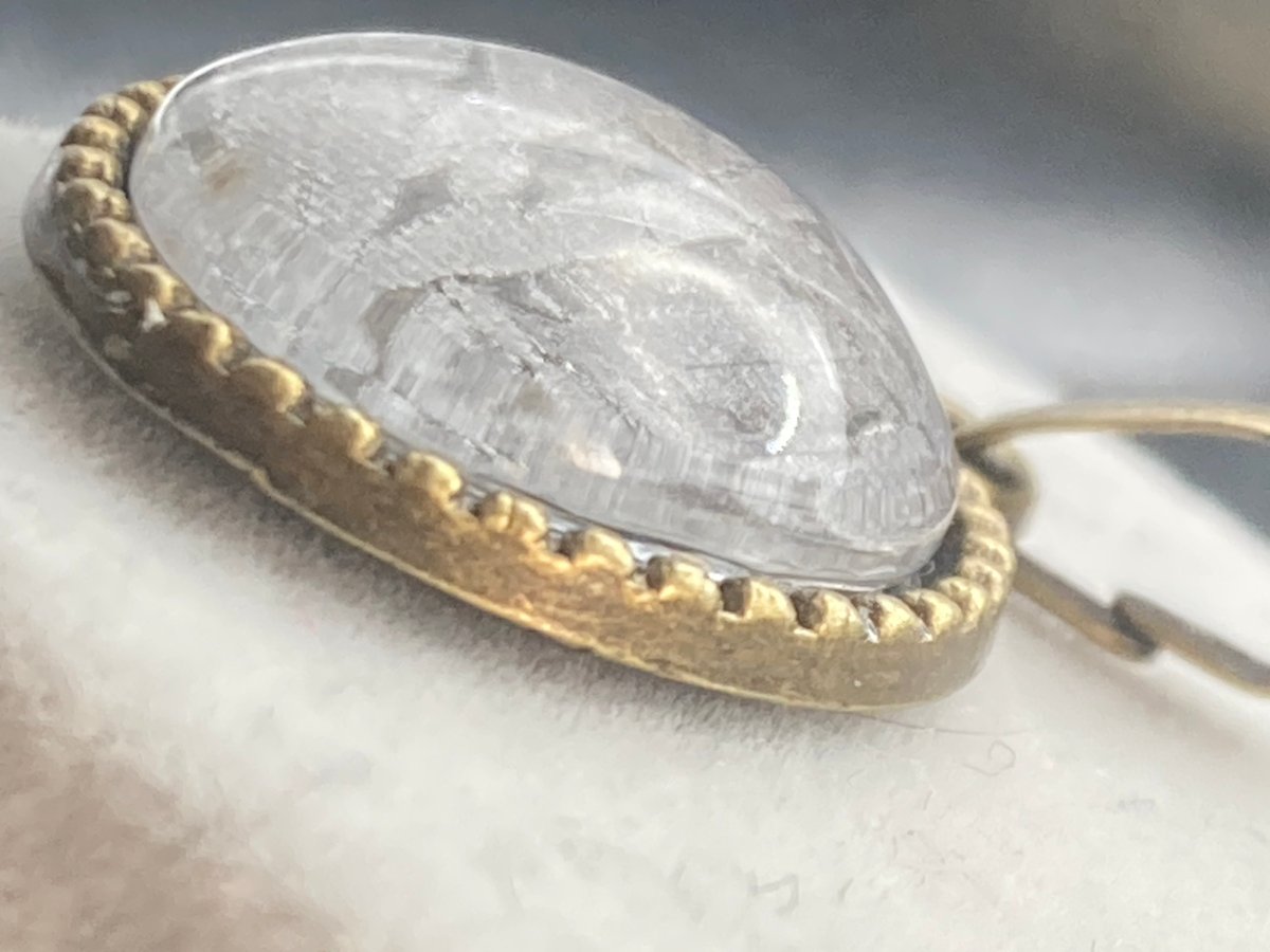 アルタイ隕石アンティーク風ペンダント猫 | 秘密の石屋