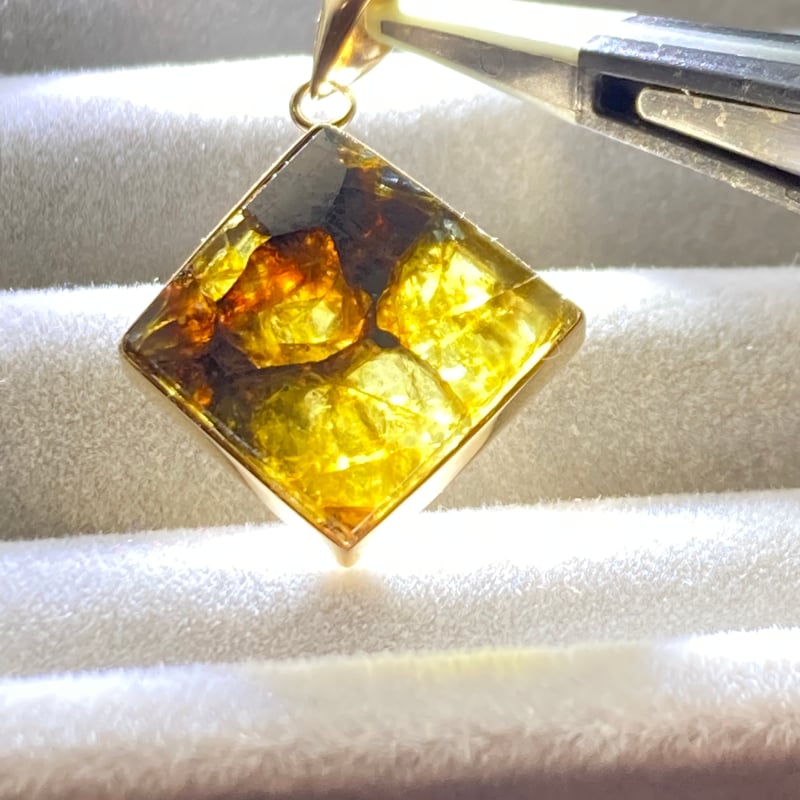 イミラック隕石オリジナルK18ペンダントひし形 | 秘密の石屋