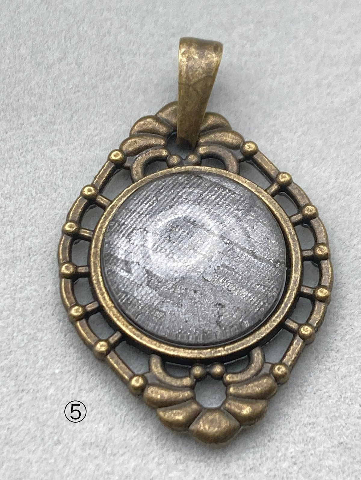 アルタイ隕石アンティーク風ペンダント | 秘密の石屋