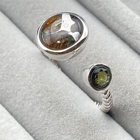 【隕石】パラサイト・モルダバイトリング 隕石】パラサイト・モルダバイトリング