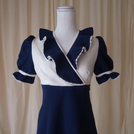 Frills dress /dark blue×white