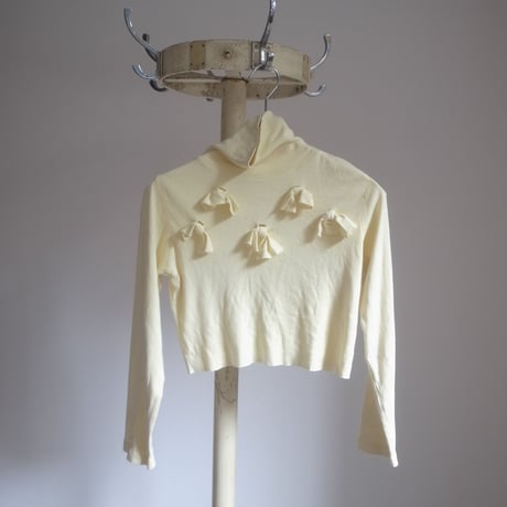 Ribbon high neck knit top / Yellow