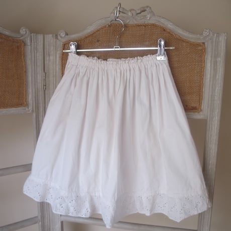 Vintage Flower Button Petticoat / White