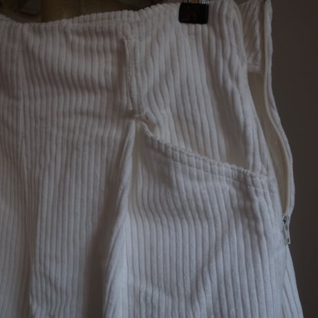 Corduroy short pants / white