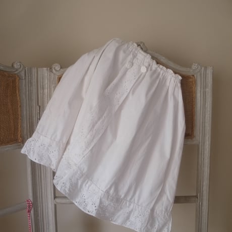 Vintage Flower Button Petticoat / White