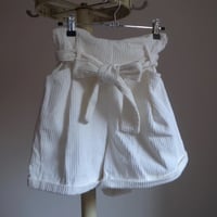 Corduroy short pants / white