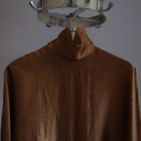 Silk blouse / brown