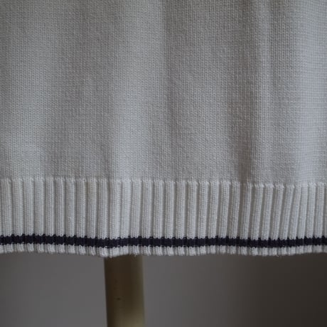 Dolphin knit / White