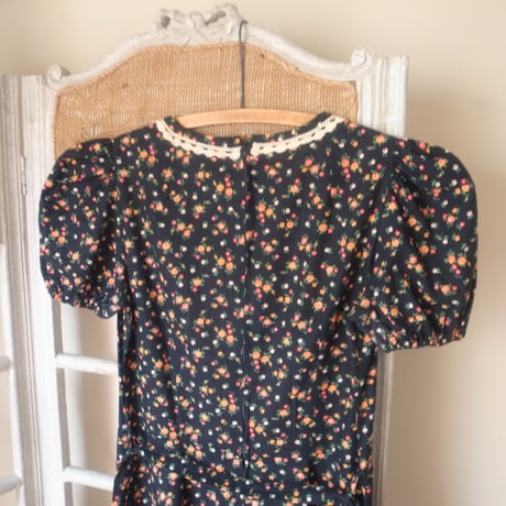 Puff Sleeve floral print dress / Black×Red