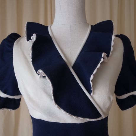 Frills dress /dark blue×white