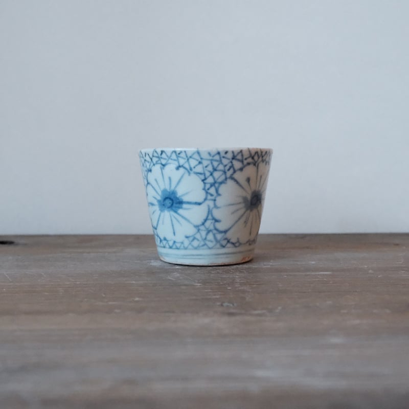 古伊万里　青磁　色絵　雪囲いに朝日　亀甲紋の図　蕎麦猪口　A-CRm 古伊万里青磁色絵雪囲いに朝日亀甲紋の図蕎麦猪口A-CRm