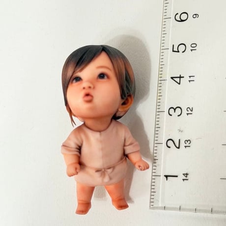 赤ちゃんフィギュア ミニチュア　AIフィギュアから　フィギュア　1/64より大　ミニチュアイメージ　ドールハウスに　完成品