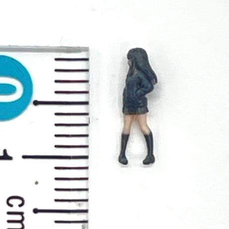 Nゲージ　女子高生　フィギュア　鉄道模型　ジオラマ　1/64より小　ミニチュア