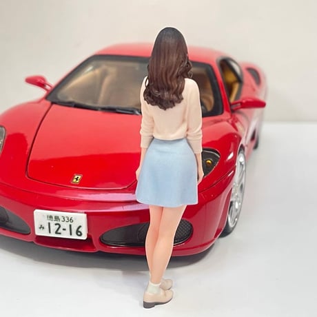 1/18 フィギュア　可愛いお姉さん　ミニチュア　ミニカーに　1/64より大