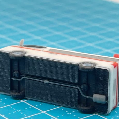 Nゲージ　1/150 救急車　ミニチュア　ミニカー　フィギュア　1/64より小　鉄道模型　住宅模型　ジオラマ　レイアウト　３D