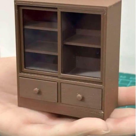 ミニチュア　食器棚　ドールハウスに　フィギュアに　家具　リーメントに