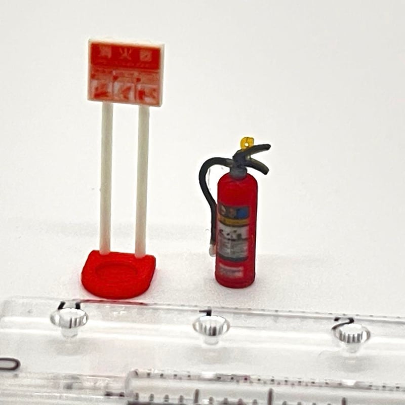 1/43 消火器とスタンド ミニチュア フィギュアに ミニカーに 3D