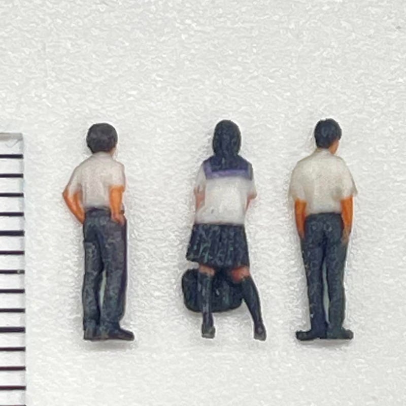 Nゲージ フィギュア 3体 高校生 鉄道模型 ジオラマ 1/64より小