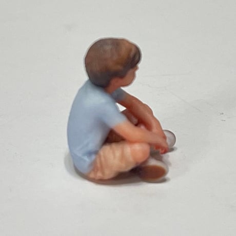1/64 男の子　フィギュア　ミニチュア　ジオラマ　ミニカー　トミカに　完成品