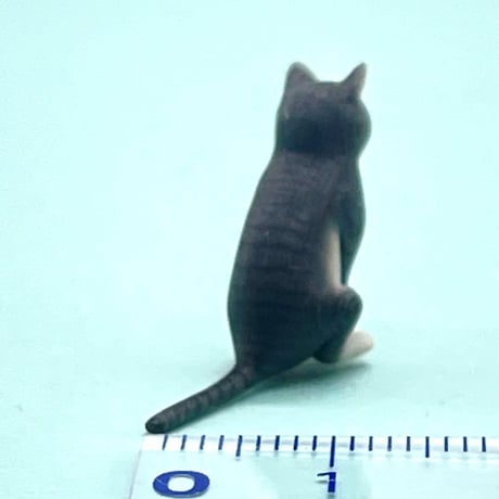 1/18 サバシロ　猫　ネコ　フィギュア　ミニチュア　1/64より大　ミニカーに