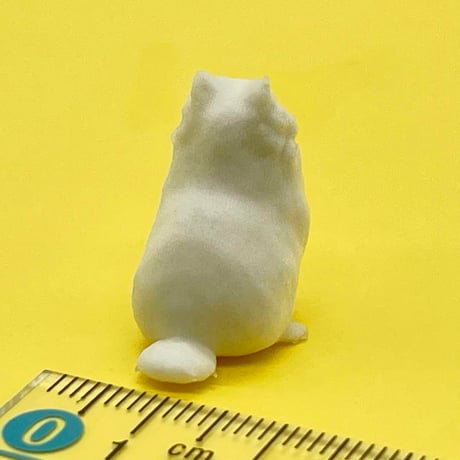1/12 ミニチュア　ポメラニアン白　犬　フィギュア　ドールハウスに　ペットフィギュア　ジオラマ　ミニカーに