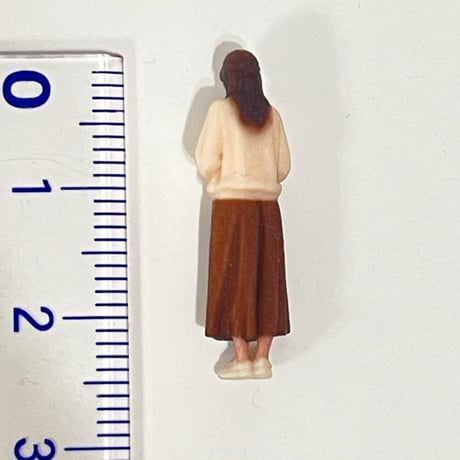 1/64 フィギュア　ミニチュアイメージお姉さん　ミニカーに　ジオラマに