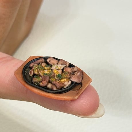 ミニチュア　ステーキ　リカちゃんに　シルバニアに　ドールハウスに　リーメントに