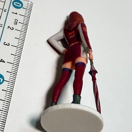 1/24 レースクィーン　赤　フィギュア　ミニカーに　1/64より大　ミニチュア