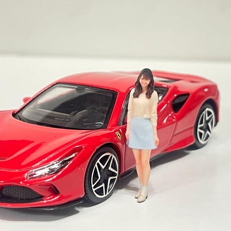 1/43 可愛いお姉さん　フィギュア　ミニカーに　1/64より大　ジオラマ
