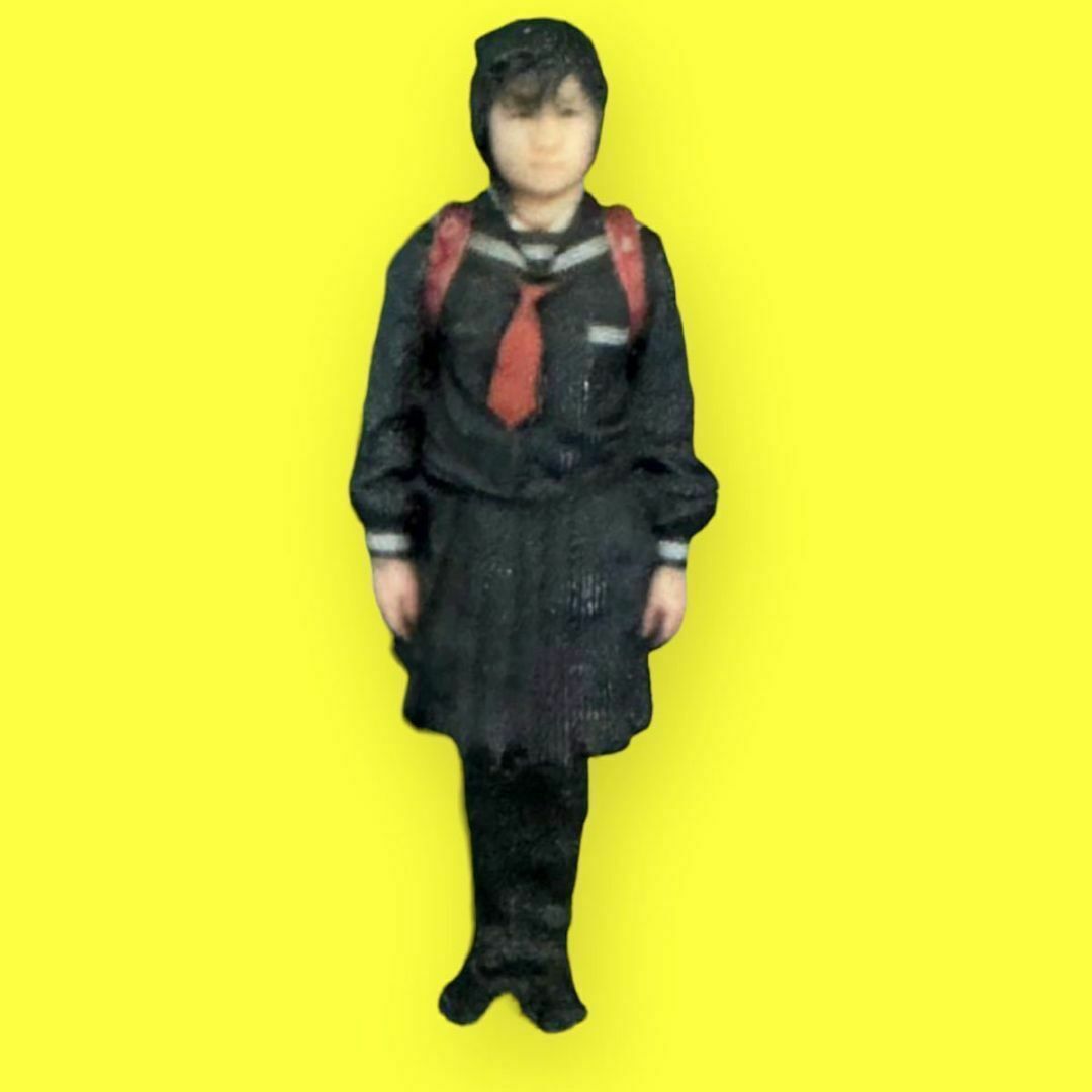 1/18★小学生★フィギュア★女の子★1/64より大★ミニカーに★ジオラマに 1/18☆小学生☆フィギュア☆女の子☆1/64より大☆ミニカーに