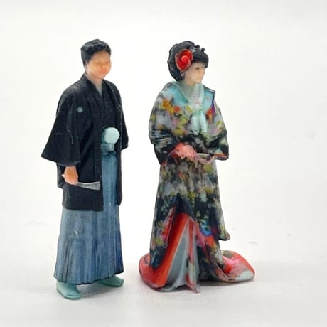 1/64 和装　着物　フィギュア2体　結婚式　新郎新婦　ミニチュア　ミニカーに