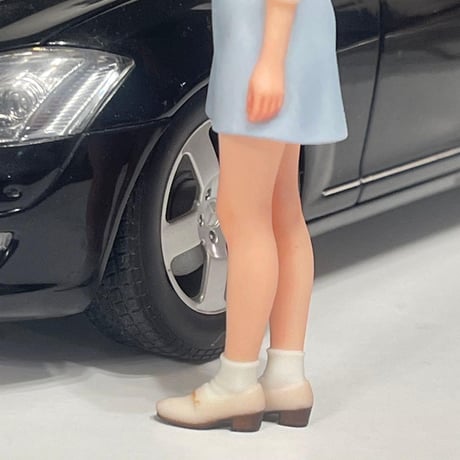1/18 可愛いお姉さん　フィギュア　完成品　ミニカーに　1/64より大