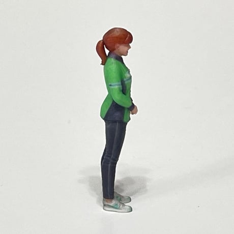 1/64 コンビニ店員F2 フィギュア　ミニカーに　トミカ　ジオラマ　ミニチュア