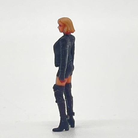 1/64 3DA-RIONA フィギュア　完成品　ミニカーに　ミニチュア