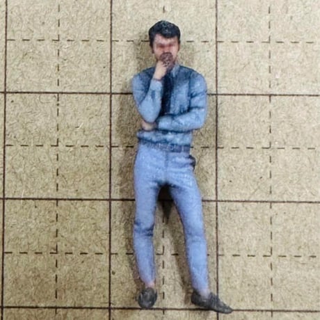 1/64★コーヒーを飲む男性★フィギュア★ミニカーに★ヌミック★完成品　ジオラマ