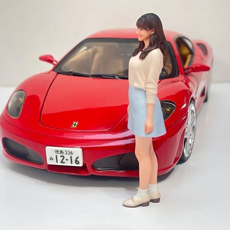 1/18 フィギュア　可愛いお姉さん　ミニチュア　ミニカーに　1/64より大