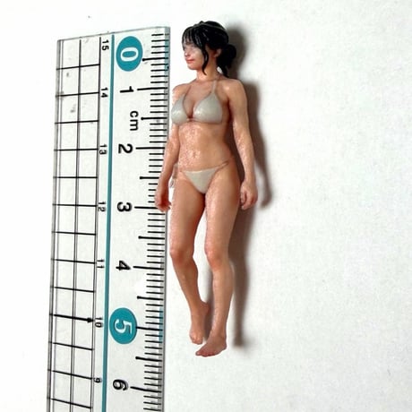 1/32 ビキニ　水着　ジオラマに　フィギュア　女性　ミニチュア　完成品
