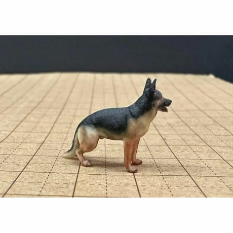 1/43★シェパード★犬★フィギュア★ミニカーに★リアルフィギュア　ペットフィギュア★ジオラマに