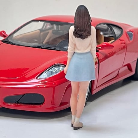 1/24 可愛いお姉さん　フィギュア　ミニカーに　リアルフィギュア　完成品　ドールハウスに　ミニチュア