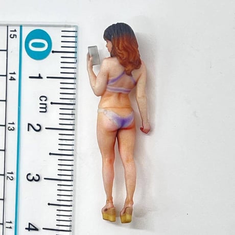 1/43 スマホ女性　3DA-X-SS-003 水着　フィギュア　ミニチュアイメージ　ミニチュア　３Dフィギュア　リアルフィギュア