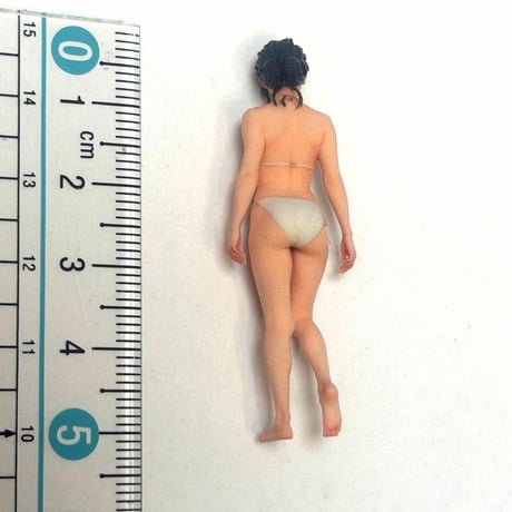 1/32 ビキニ　水着　ジオラマに　フィギュア　女性　ミニチュア　完成品