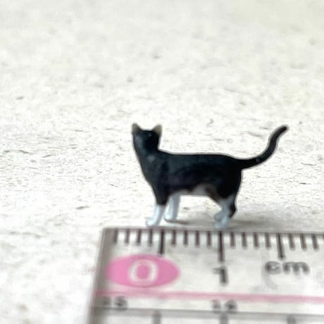 完成品　1/43 猫　ネコ　フィギュア　ミニチュア　リアルフィギュア　３Dフィギュア　ペットフィギュア　　ミニカーに