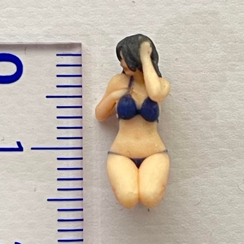 1/43 フィギュア三体　水着　1/64より大　ミニカーに　ジオラマに fit=scale-down,w=1200