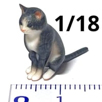 1/18 サバシロ　猫　ネコ　フィギュア　ミニチュア　1/64より大　ミニカーに
