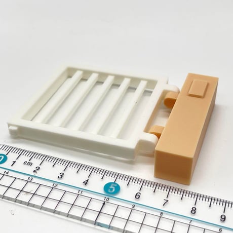 ミニチュア　門扉　ドールハウスに　リーメントに　シルバニアに