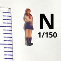 Nゲージ　1/150 おさげ　セーラー服　フィギュア　鉄道模型　1/64より小