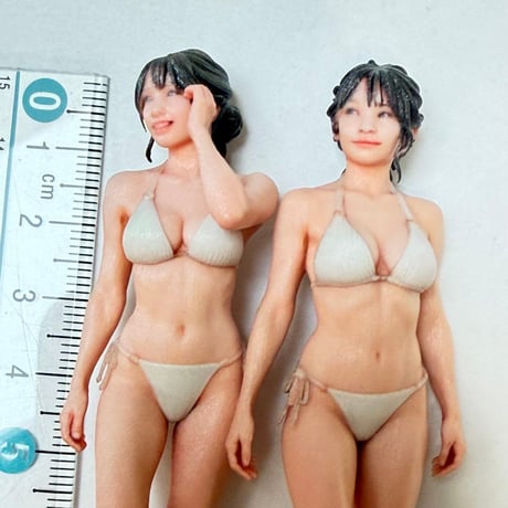 1/18 フィギュア2体　水着　女性　ミニカー　ドールハウス　完成品　３DA-FIG-5435 5436