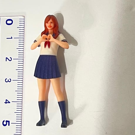 1/32 フィギュア　JK セーラー服　ハート　1/64より大　ミニカーに