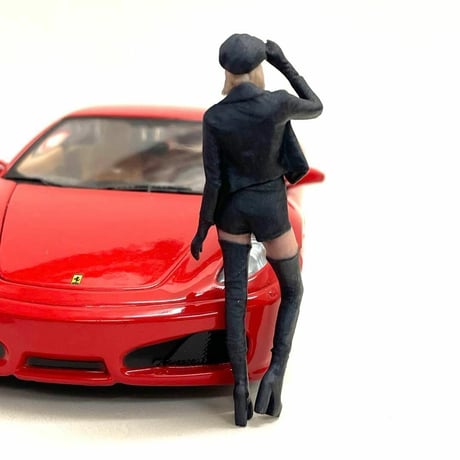 完成品　R１　フィギュア　リアルフィギュア　ミニチュアイメージ　ミニカーに　ジオラマに　３Dフィギュア